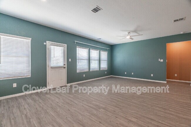 Building Photo - 422 Angel Trumpet Ct
