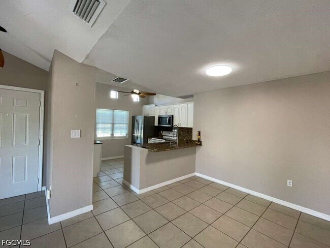 Building Photo - 3421 Winkler Ave