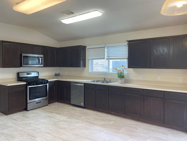 Building Photo - 5230 Meadow Canyon Dr