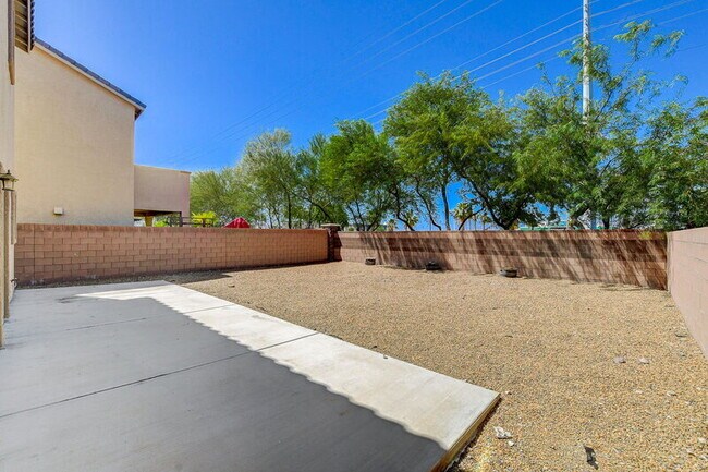 Building Photo - 1074 Fish Pond Ave