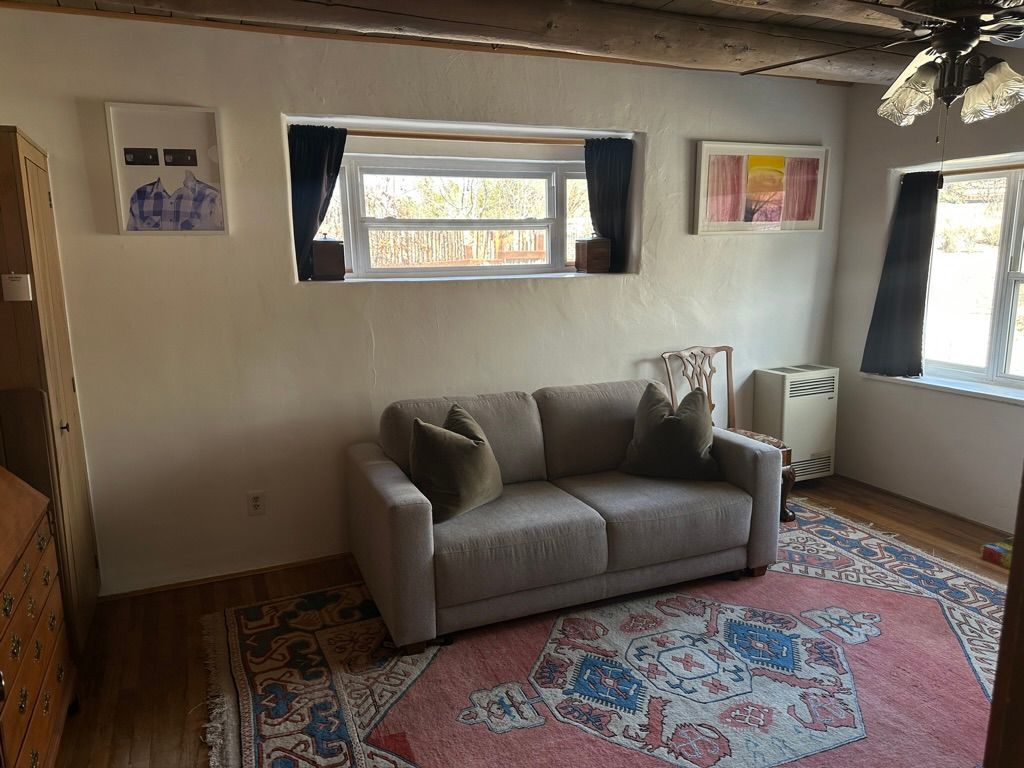 Building Photo - 332 Kit Carson Rd