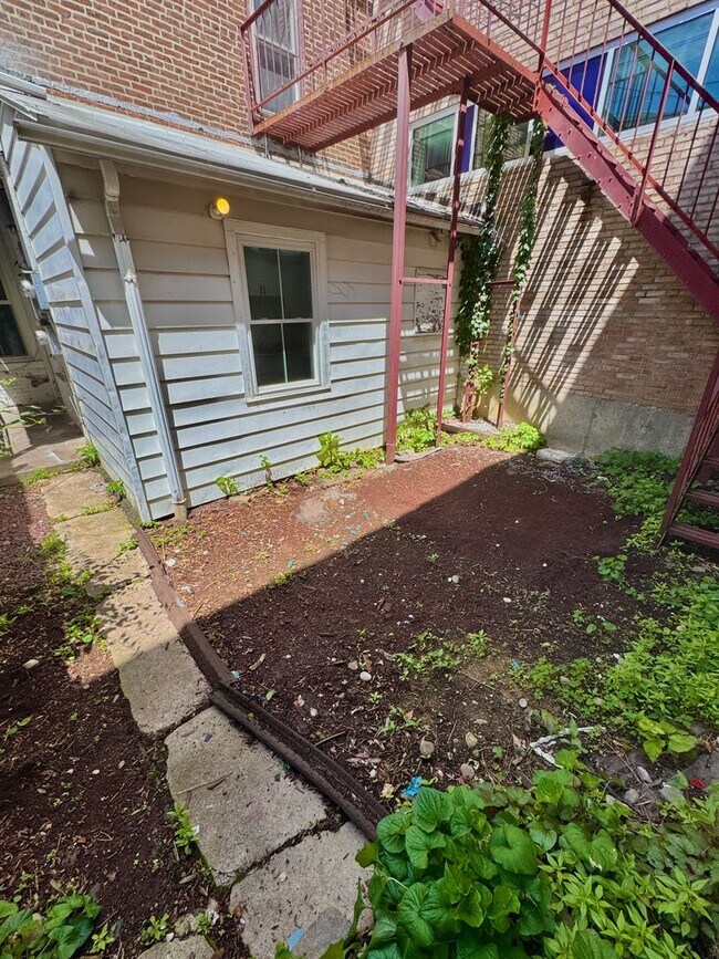 Building Photo - 918 W Turner St