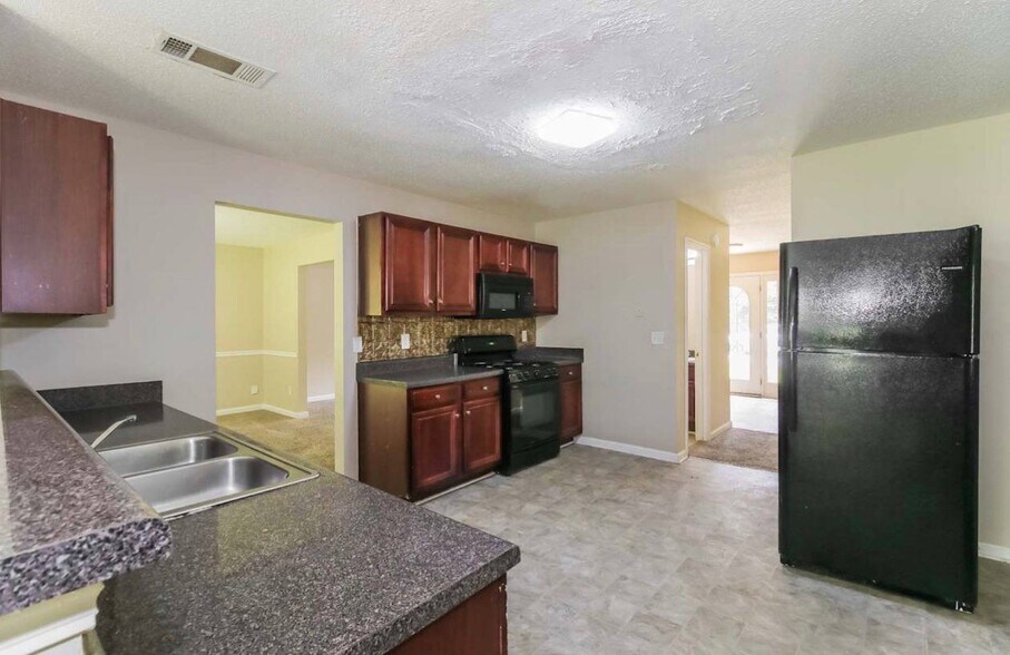 Building Photo - 6849 Fireside Ln