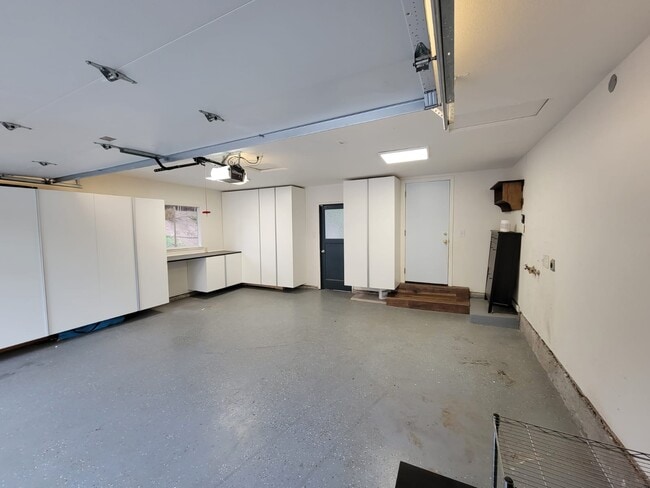 Building Photo - 4380 Entrada Dr