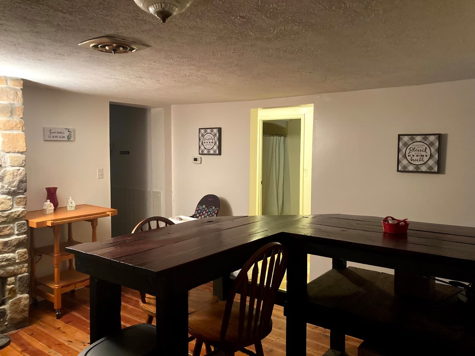 Building Photo - 1132 Shanghai Rd