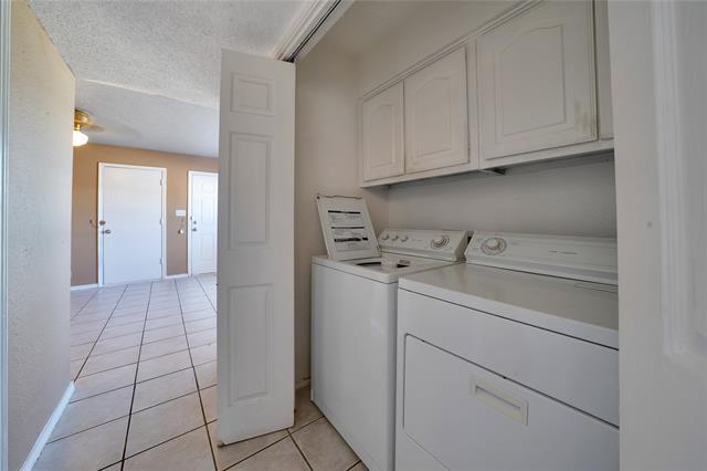 Building Photo - 201 S Las Vegas Trail