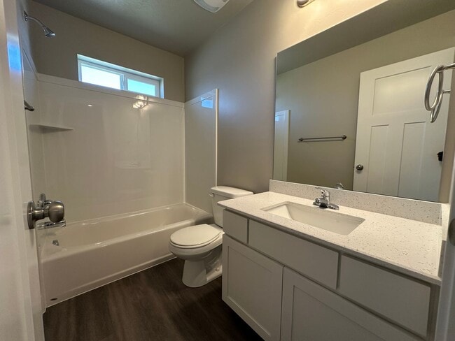 Building Photo - New Never Lived in Springville Townhome Fo...