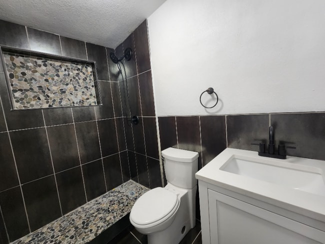 Building Photo - 5311 5th St Ct W