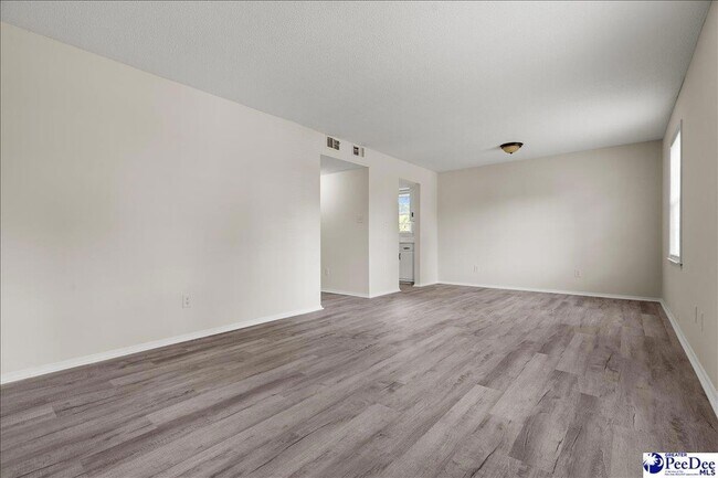 Building Photo - 319 Revell Dr