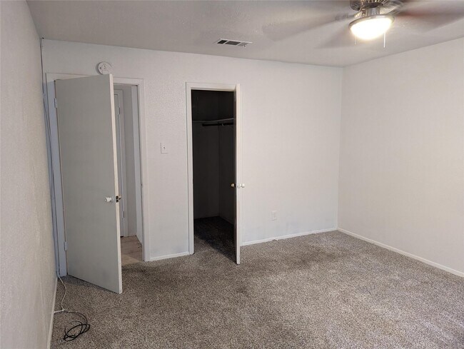 Building Photo - 5150 Prairie Ridge Rd