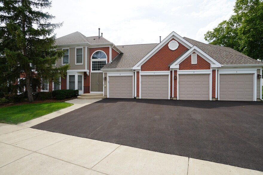 Upper Level Unit C - 131 Red Fox Ln