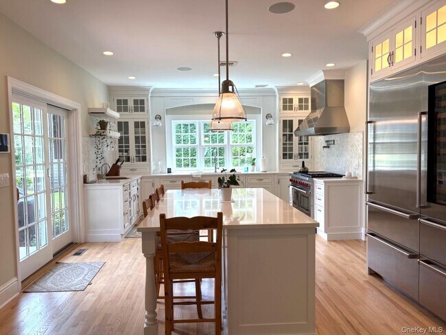 Building Photo - 365 Chablis Path