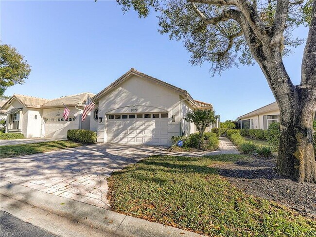 Building Photo - Turnkey 2-bedroom plus den villa, perfectly situated to capture stunning golf course and lake vie...