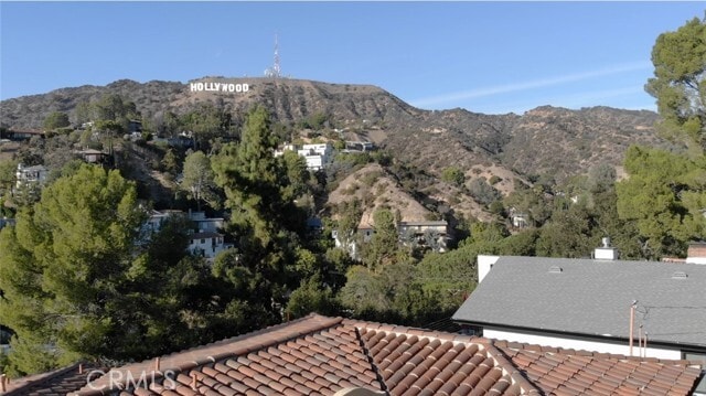 Building Photo - 3015 Hollyridge Dr