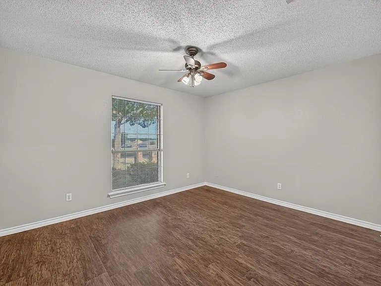 Building Photo - 828 Haverford Ln