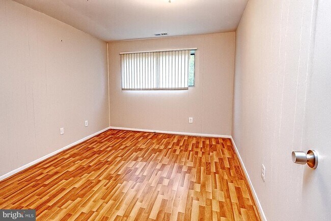 Building Photo - 7202 Rockland Hills Dr