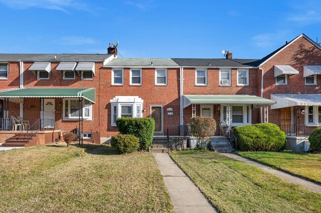 Building Photo - Charming 4-bedroom, 2-bath