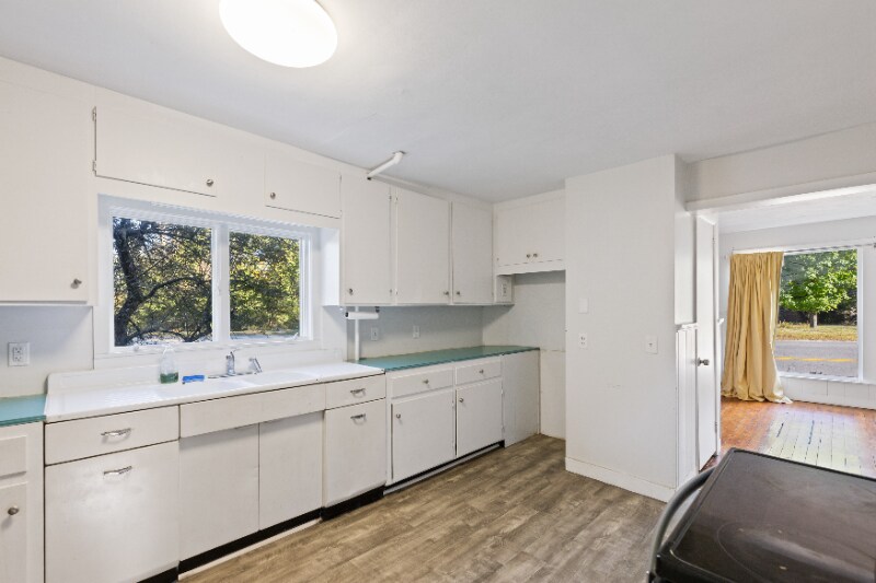 Building Photo - 1281 Main St