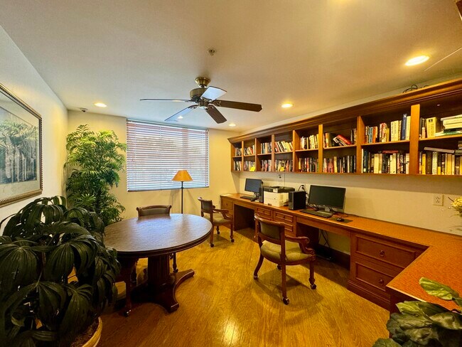 Building Photo - 1801 N Flagler Dr