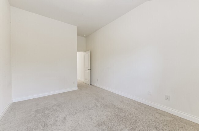 Building Photo - 10014 Eldarica Way