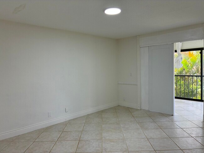 Building Photo - 7895 La Mirada Dr