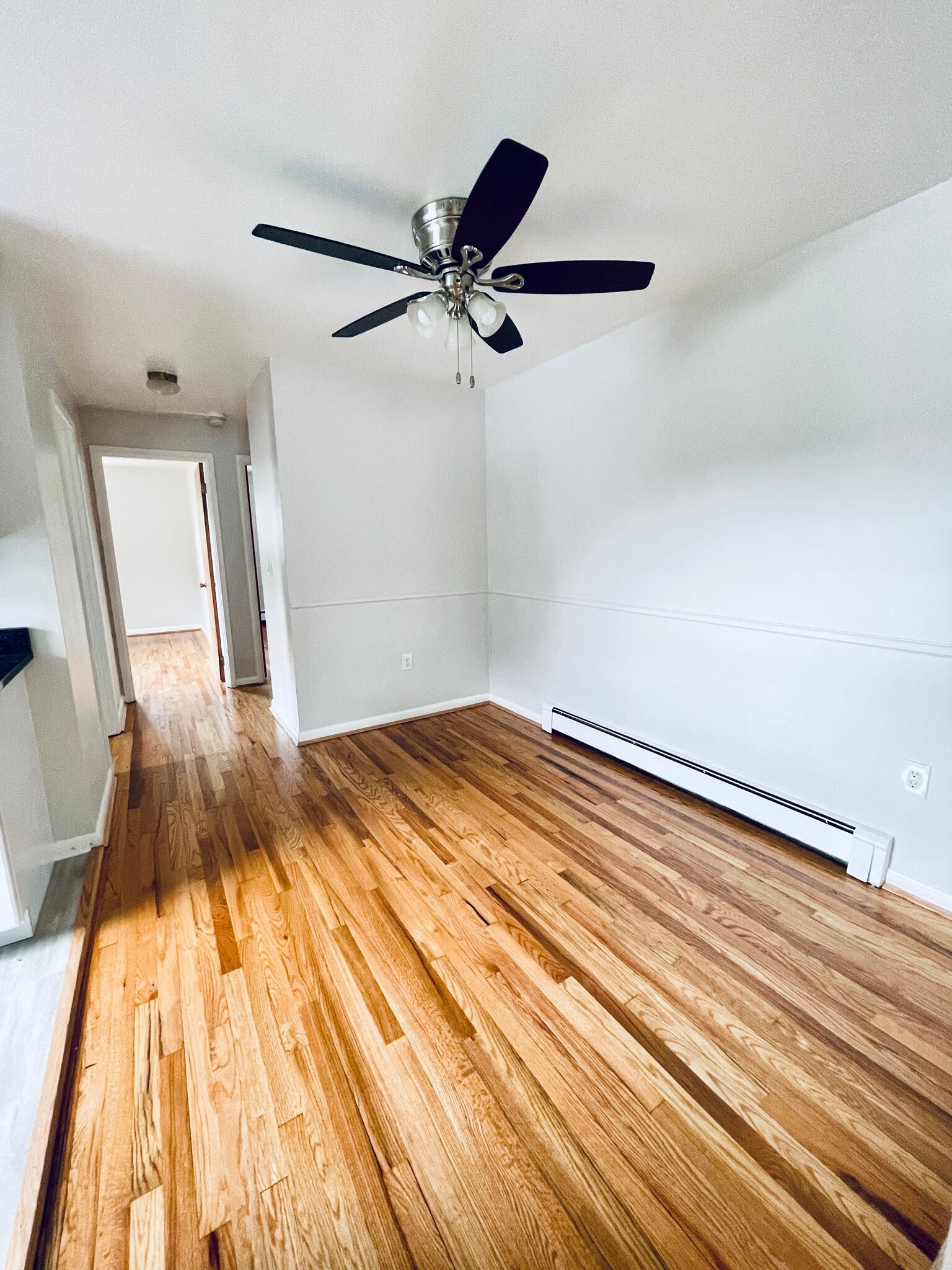 Dining area - 4036 O Leary Ave