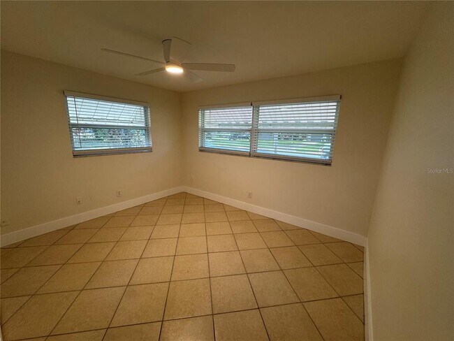 Building Photo - 509 E Park Dr