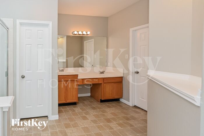 Building Photo - 8522 Owen Lake Ct