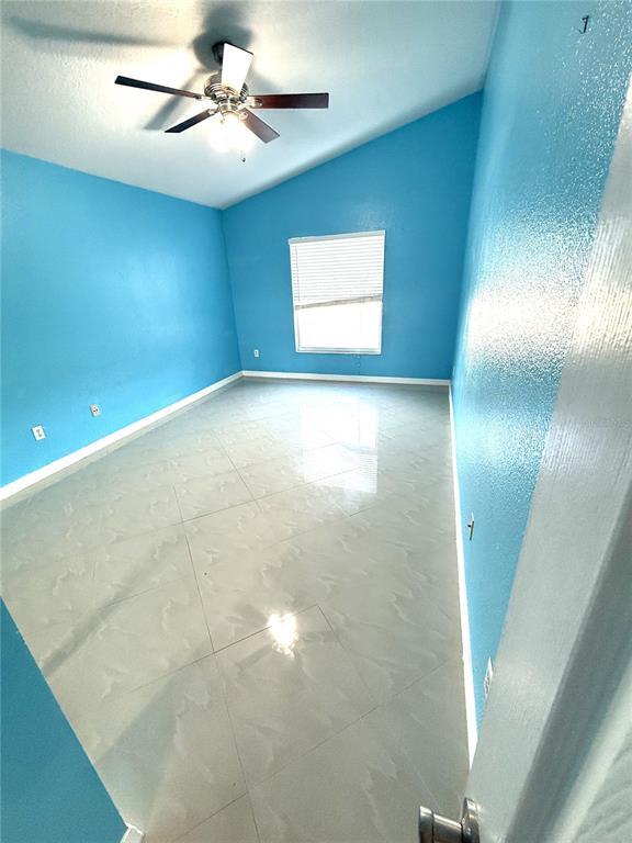 Building Photo - 9217 Valencia Palms Dr