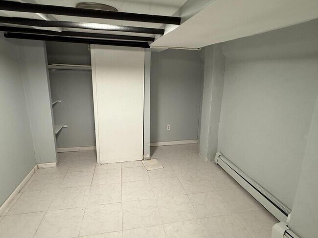 Building Photo - 160 Amackassin Terrace