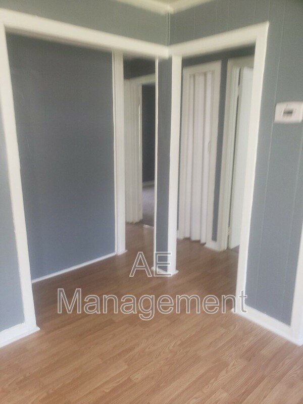 Building Photo - 163 Choate St