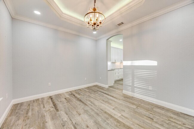 Building Photo - 1148 Sioux Cir