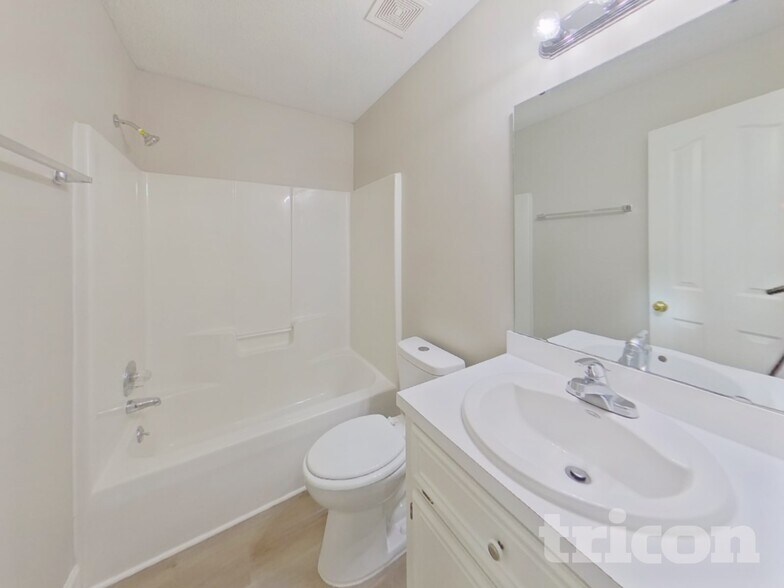 Building Photo - 118 Goldleaf St