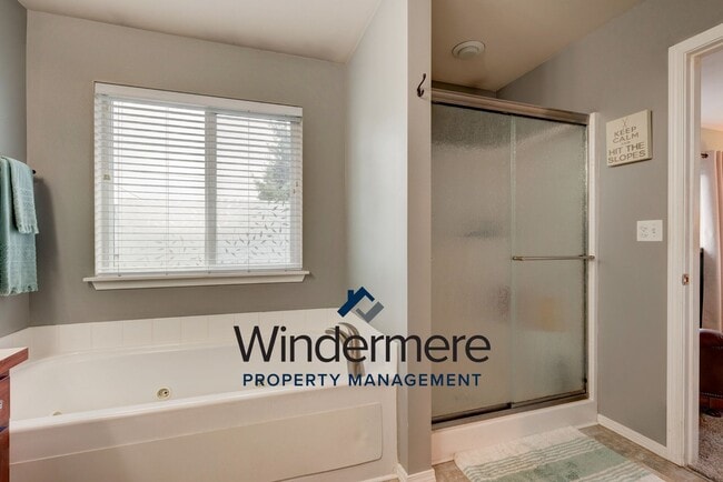 Building Photo - 3 Bed 2.5 Bath Townhome