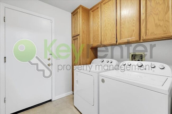 Building Photo - 2624 Walnut Ave