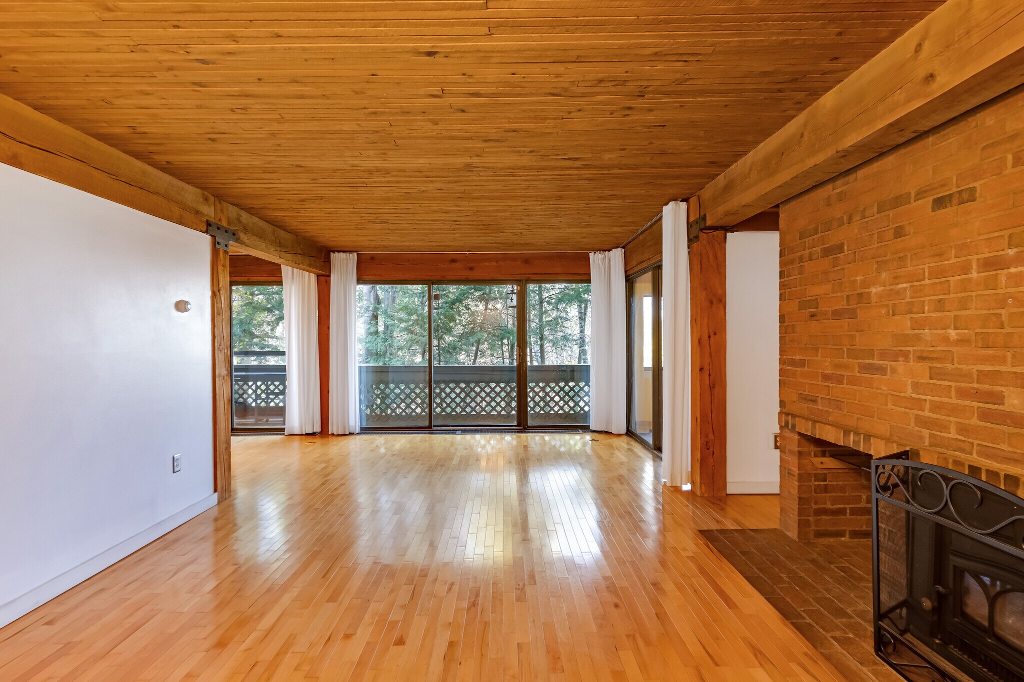 Building Photo - 122 Redrock Dr