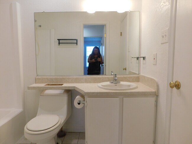 Building Photo - 603 Spirit Ct
