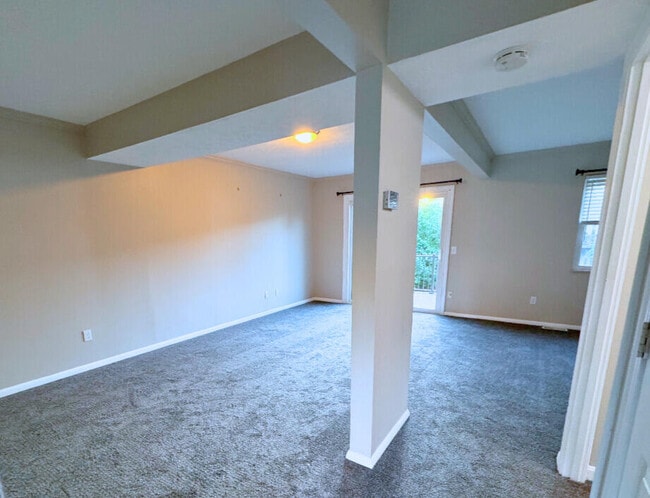 Building Photo - 950 Lost Valley Ct