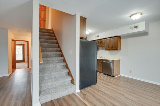 Building Photo - 9020 Mahogany Row SE