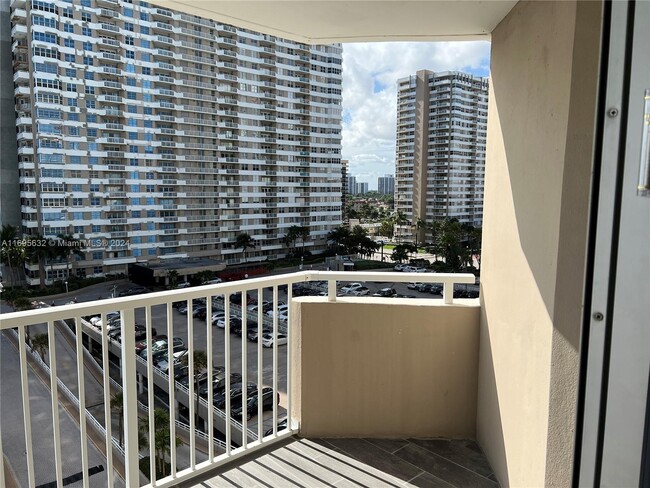 Building Photo - 1950 S Ocean Dr