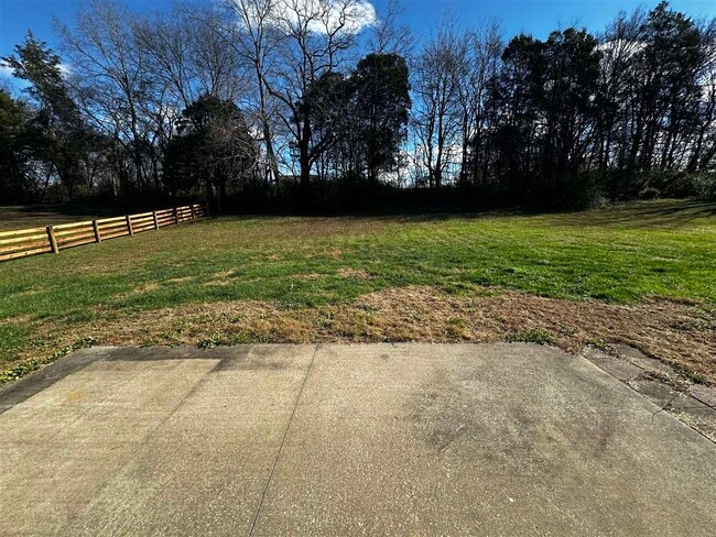 Building Photo - 484 Crossfield Way