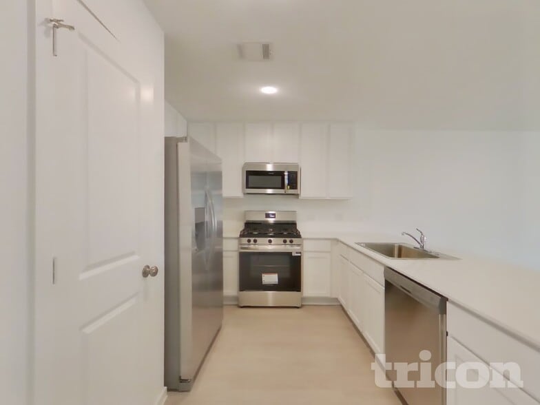 Building Photo - 3065 Dawn Sound Dr