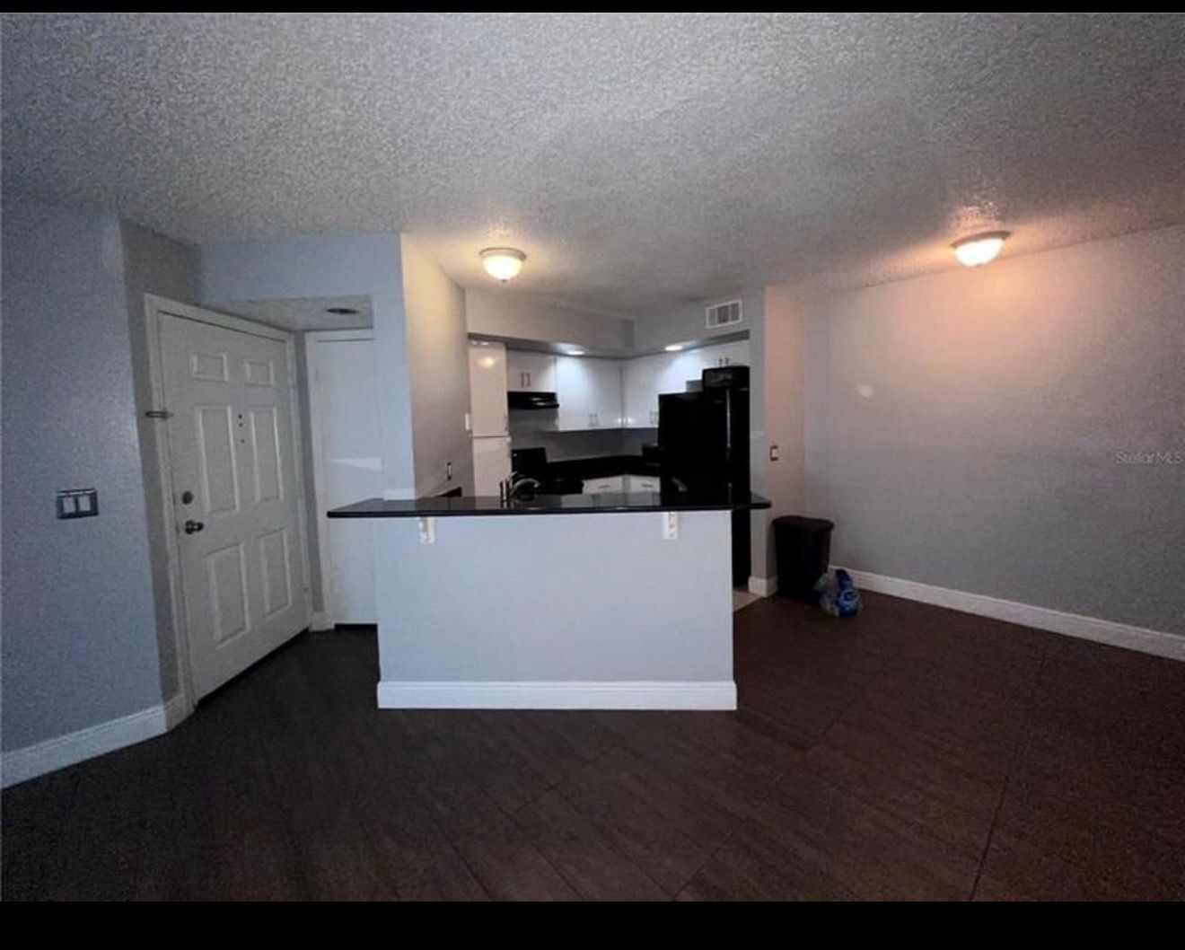 Kitchen - 4658 Commander Dr