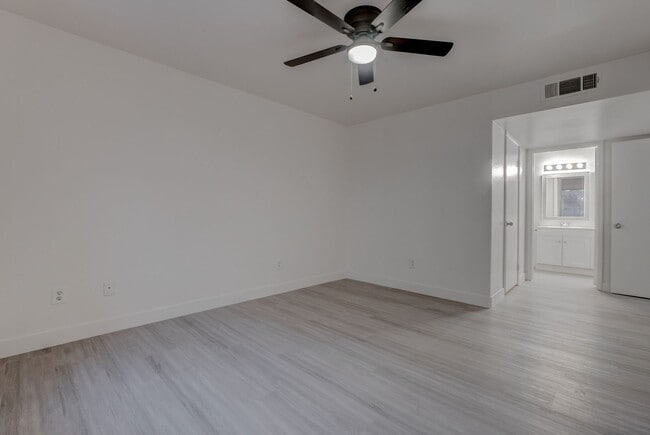 Building Photo - 3060 Tarpon