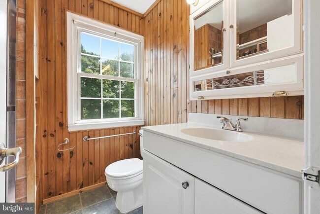 Building Photo - 8031 Sleepy View Ln