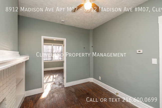 Building Photo - Studio Apartment on the West side of Cleve...