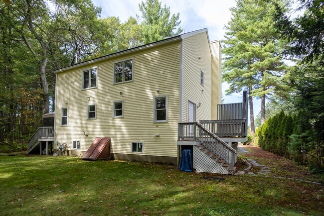 Building Photo - 6 Samantha Ln
