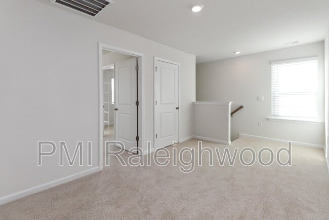 Building Photo - 258 Palm Dr