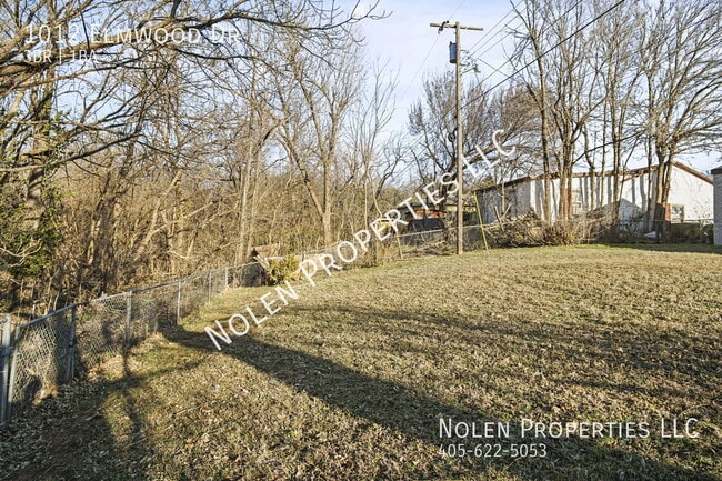Building Photo - 1012 Elmwood Dr