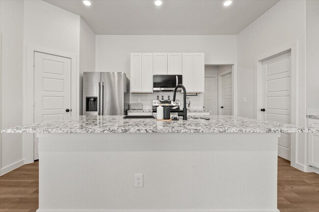 Building Photo - 2156 Langford Ave